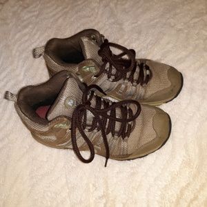 Merrell sz 7 womens hiking boots